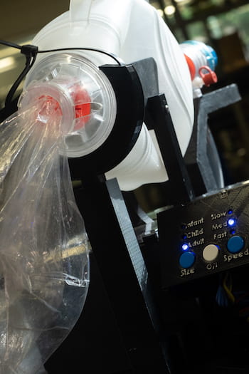 The adjustable bag valve mask device developed by Rice University engineering students has proven able to pump air unassisted for hours on end. (Credit: Jeff Fitlow/Rice University)
